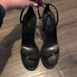 Gucci strappy heals- black
